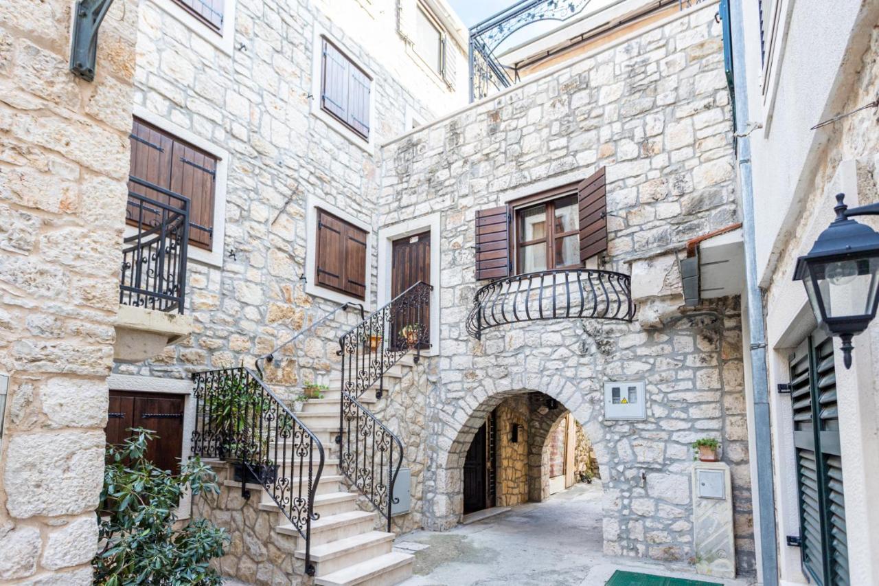 شقة Stone House Srida Baška Voda المظهر الخارجي الصورة